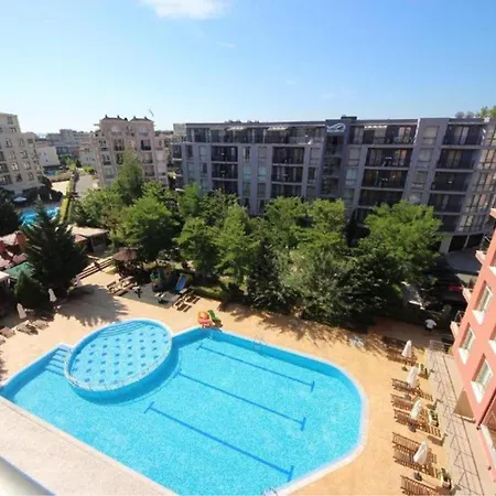 67 - Rainbow Complex Apartament *